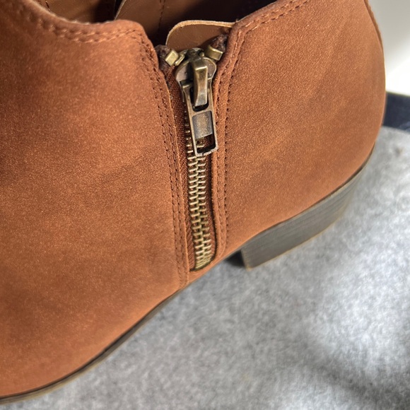 Dunes Faux Leather Brown Ankle Boots 1.5 inch block heel size 7.5M - Picture 6 of 7